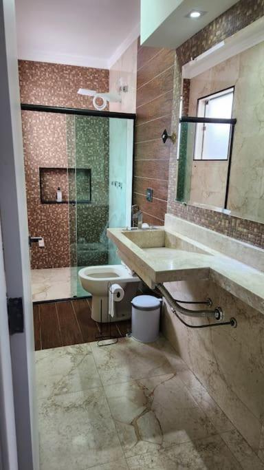 Poços de Caldas Casa Unica E Moderna Centroヴィラ エクステリア 写真